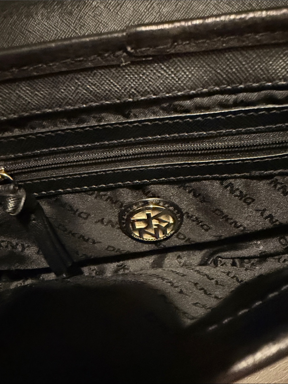 DKNY Black Chain-Handle Shoulder Bag with Turn-Lock Closure - Picture 7 of 9